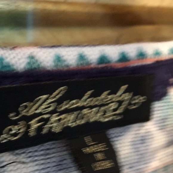 Absolutely Famous Size large lace shoulders - Picture 2 of 6